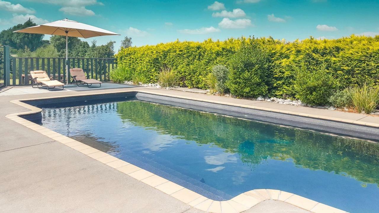 MountViews Glamping- retro caravan getaway Hotel Lago Lago Taupo Esterno foto